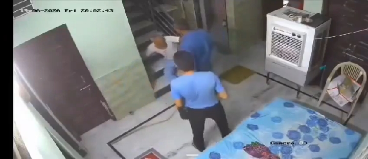 सांगानेर में कलयुगी बेटे ने 67 वर्षीय पिता को पीटा, वीडियो वायरल, मिली जमानत पर आक्रोश