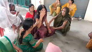 मकान विवाद में सोते हुए भतीजों पर कुल्हाड़ी से खूनी हमला