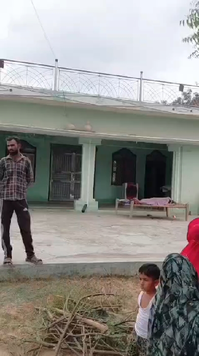 जालौन: घर के बाहर सो रही महिला की सिर पर वार कर हत्या, गांव में सनसनी