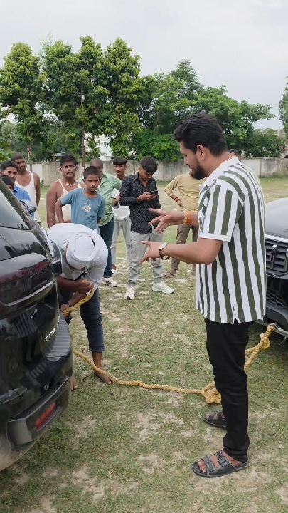 श्मशान घाट के रास्ते में फंसी भोजपुरी गायक शिवेश मिश्रा की गाड़ी, 112 पुलिस ने की मदद