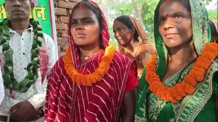रामगढ़ के बोंगाई में आदिवासी जन परिषद से जुड़े 50 महिला-पुरुष