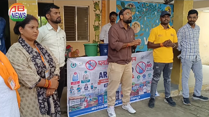 गोरखपुर के बिछिया में नगर निगम ने छात्रों को सिखाया स्वच्छता का पाठ