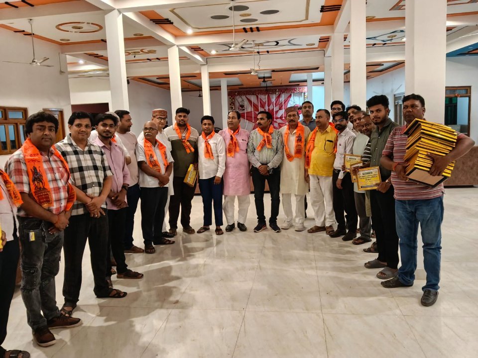 बस्ती केमिस्ट्स एसोसिएशन ने कप्तानगंज-महाराजगंज सेक्टरों की नई कार्यकारिणी का किया पुनर्गठन