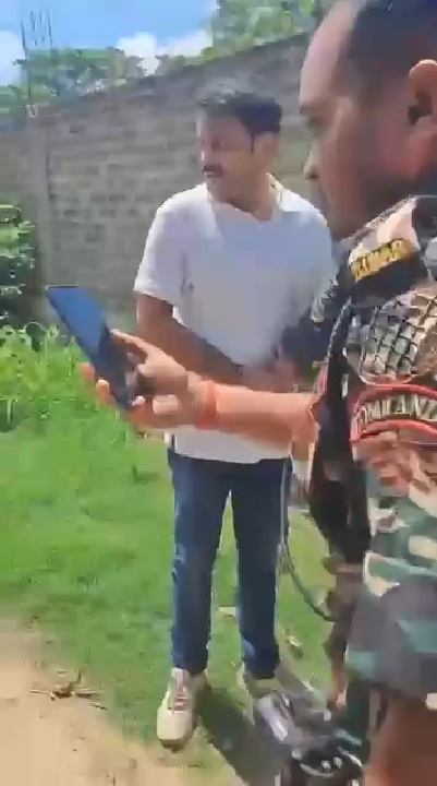 बेगूसराय में गिरफ्तारी का वायरल वीडियो, पुलिसकर्मी पर पिस्टल प्लांट करने का दावा