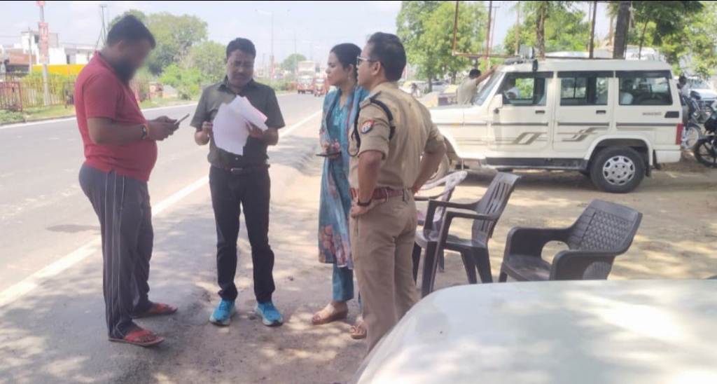 संतकबीरनगर में 11 अवैध बसों का चालान, पुलिस-एआरटीओ का सख्त अभियान जारी