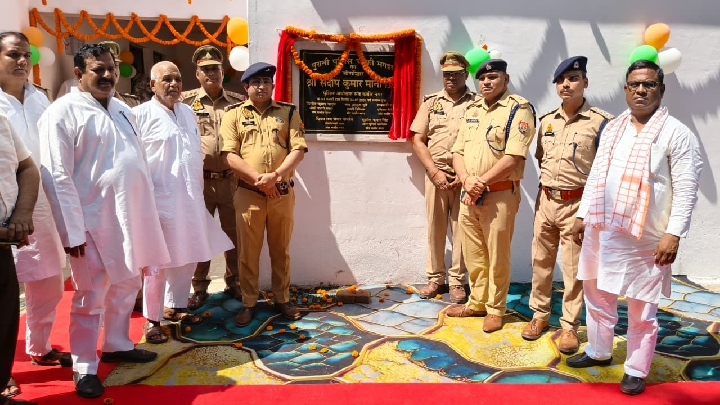 SP ने मगहर पुलिस चौकी के नए भवन का किया उद्घाटन, जनसुविधाओं पर दिया जोर