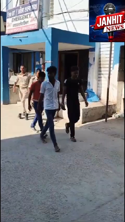 कुख्यात अमन साहनी गिरोह के तीन सदस्य हथियार के साथ गिरफ्तार