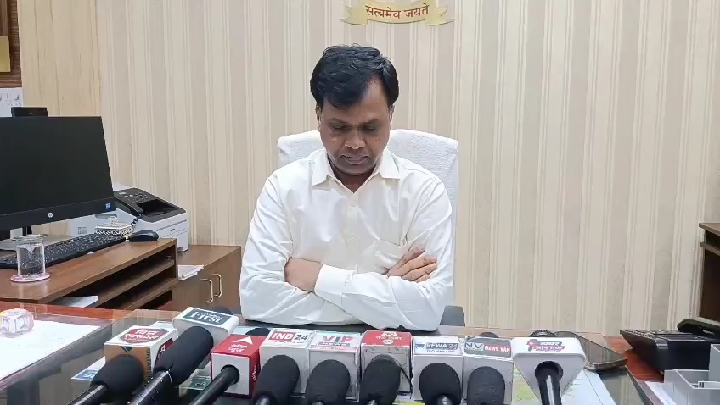 मनगवां पटवारी के रिश्वत वीडियो पर कलेक्टर नरेंद्र कुमार सूर्यवंशी ने क्या प्रतिक्रिया दी?