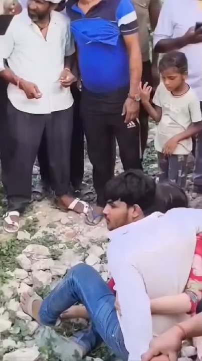 खेरली रेलवे स्टेशन पर मालगाड़ी में पकड़े गए युवक-युवती का वीडियो वायरल