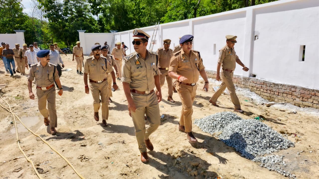 संतकबीरनगर पुलिस लाइन में निर्माण कार्यों में तेजी लाने के निर्देश