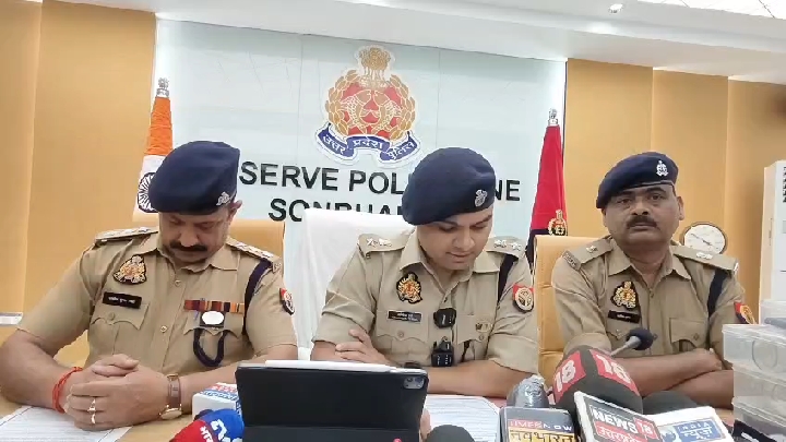 सोनभद्र पुलिस का बड़ा खुलासा: ₹25 लाख की नकली शराब सामग्री जब्त, दो तस्कर गिरफ्तार