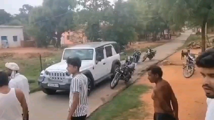 निवाड़ी में दबंगों का आतंक: शराब ठेकेदार-मुनीम से मारपीट, ₹1.98 लाख और गाड़ी लूटी