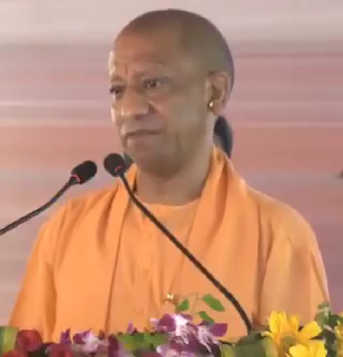 प्रतापगढ़ में सीएम योगी ने कांग्रेस-सपा से पूछे तीखे सवाल: क्या कहा?