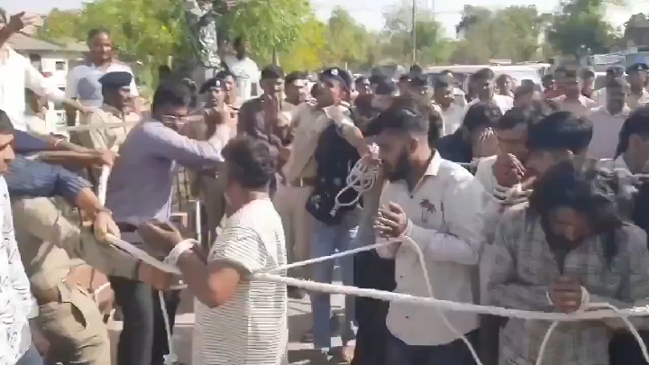 13 साल की बच्ची से 30 लोगों का बलात्कार, श्रीगंगानगर में पूरे प्रदेश में आक्रोश