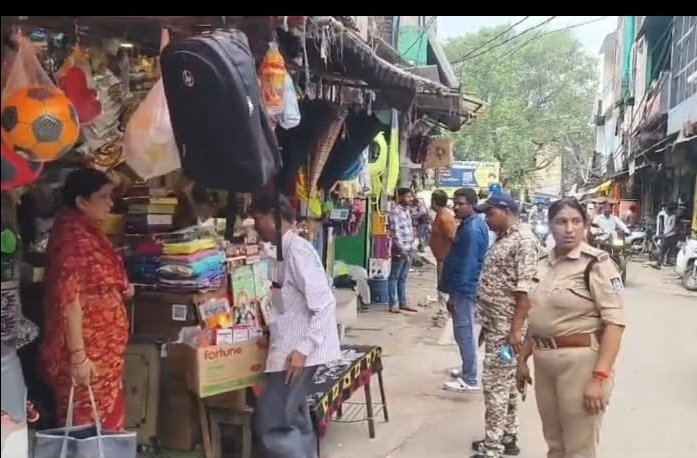 ट्रैफिक प्रभारी सपना शर्मा की सख्त कार्रवाई: अतिक्रमणकारियों और नियम तोड़ने वालों पर अभियान