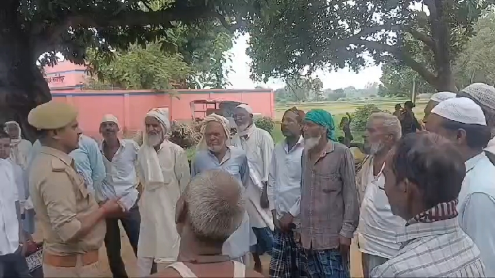 महुली पुलिस ने वृद्धजनों से मिलकर सुनी समस्याएं, सरकारी योजनाओं की दी जानकारी