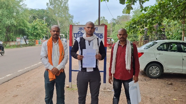 छतरपुर जिला अस्पताल पर आरोप, घायल के ₹23,500 गायब: परिजनों ने SP को दी शिकायत