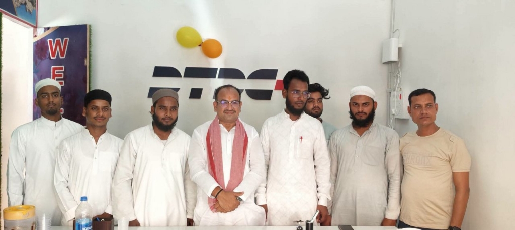जनसेवक पवन दुबे ने खड्डा में 'नूर ग्लोबल ट्रेवल्स' का किया उद्घाटन, स्वरोजगार को बताया अहम