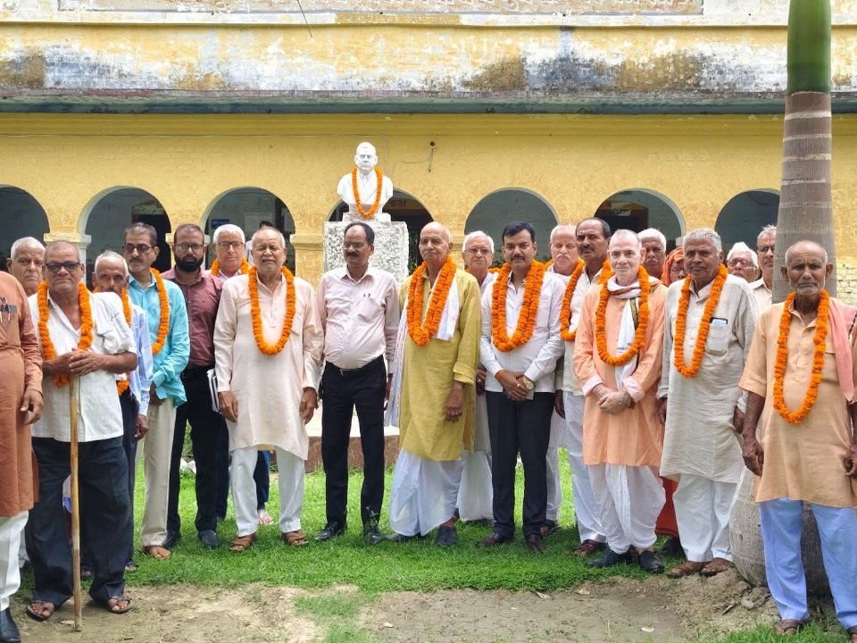 घुघली संस्कृत महाविद्यालय प्रबंधक समिति अध्यक्ष बने 'गोलू बाबू', समर्थकों में खुशी