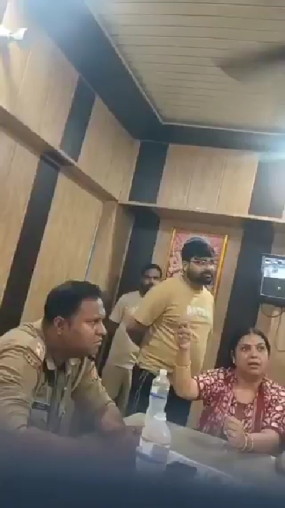 सुलतानपुर: पुलिस चौकी में भाजपा नेत्री ने युवक को जड़ा थप्पड़, खाकी की चुप्पी पर उठे सवाल