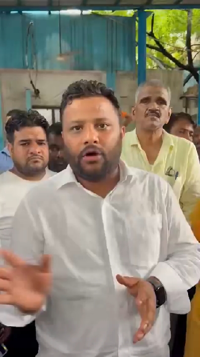 कल्याणपुरी दलित कर्मचारी मौत: AAP विधायक बोले 'सिस्टम का काला सच', न्याय की हुंकार