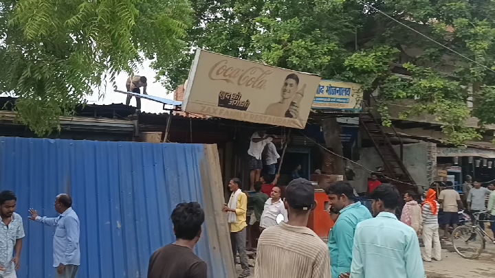 जौनपुर: अतिक्रमण हटाओ अभियान के दौरान पथराव, सरकारी टीम पर हुआ हमला