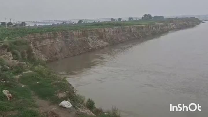 बिहार में गंगा का रौद्र रूप, कटाव से दहशत में ग्रामीण