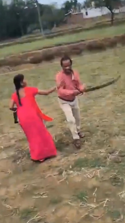 सूरजपुर: जमीन विवाद में हाथ में तलवार लेकर पहुंचा शख्स, मामला दर्ज