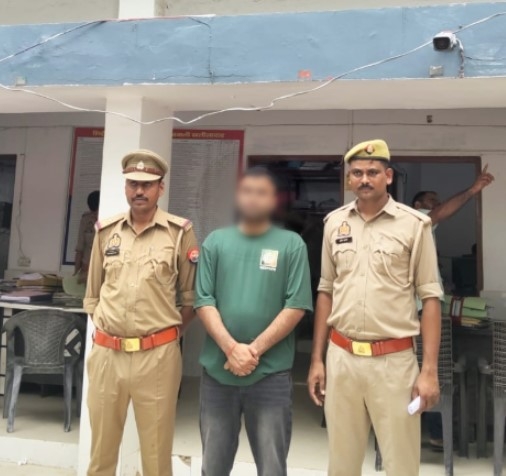फर्जी पासपोर्ट बनवाकर विदेश जाने वाला विजय शुक्ला दिल्ली एयरपोर्ट पर गिरफ्तार