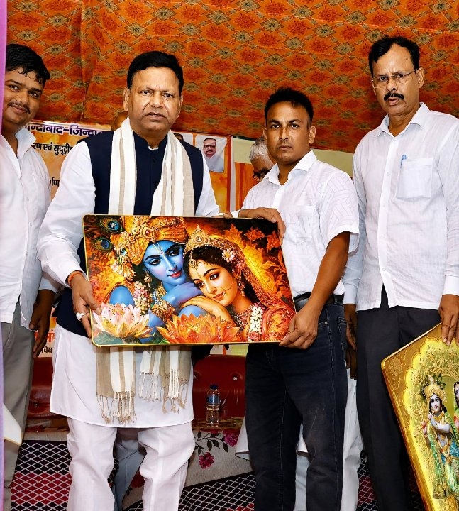 महराजगंज में विभिन्न संपर्क मार्गों का शिलान्यास, कार्यकर्ताओं ने किया स्वागत