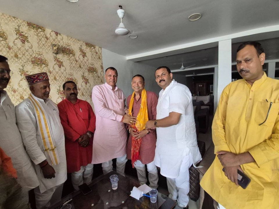 पिपरौली ब्लॉक प्रमुख दिलीप कुमार यादव को जन्मदिन की बधाई