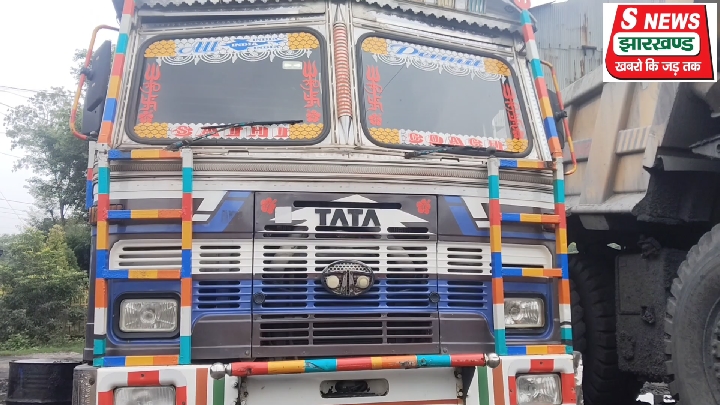 निरसा में सीआईएसएफ की छापेमारी, जब्त ट्रक में मिला शॉप कॉक पोरा