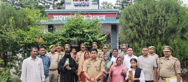 60 लाख के 161 गुमशुदा मोबाइल बरामद, पुलिस टीम को मिलेगा पुरस्कार