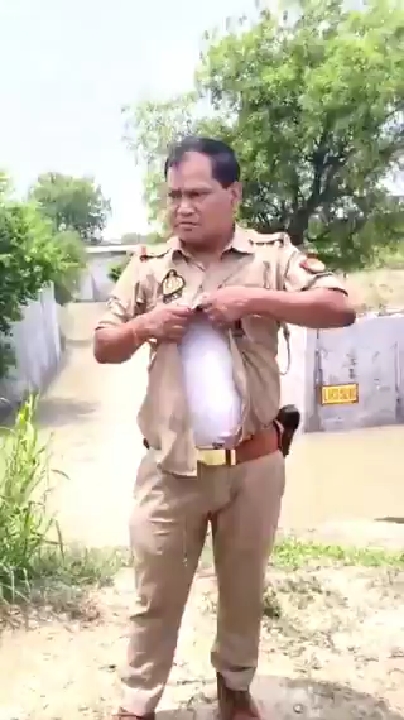 अंडरपास के पानी में डूबने से बुजुर्ग और घोड़े की मौत