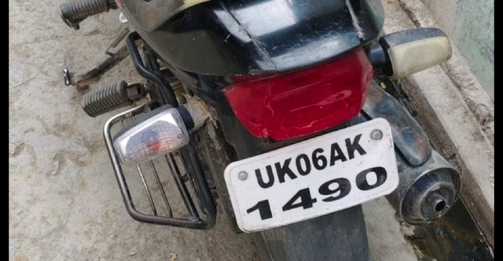 खेत के बाहर से सुपर स्प्लेंडर चोरी, पुलिस ने जांच शुरू की