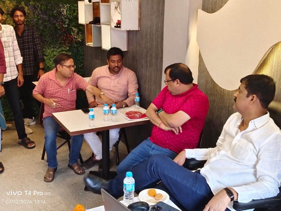 रजत यादव के नए प्रतिष्ठान 'फ़ूड कोस्टा' के उद्घाटन में पहुंचे