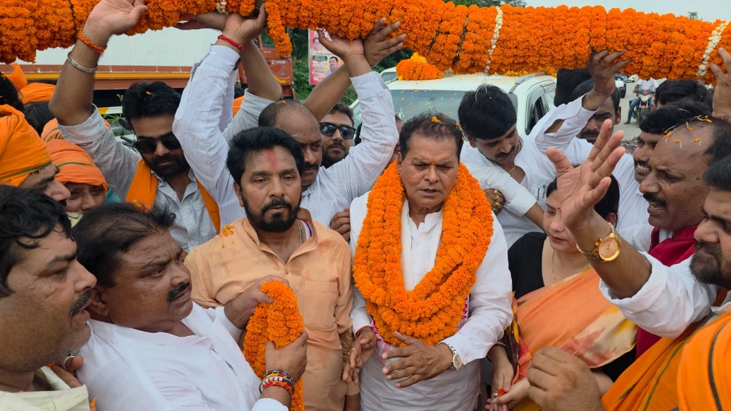 विनोद राय के ऐतिहासिक स्वागत से जय चौबे ने दिखाई ताकत