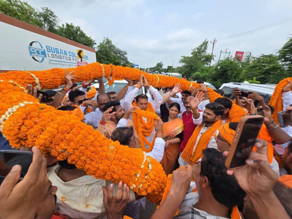 जय चौबे के नेतृत्व में क्षेत्रीय अध्यक्ष विनोद राय का ऐतिहासिक स्वागत