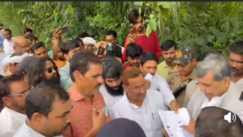 एथेनॉल फैक्ट्री के खिलाफ प्रदर्शन, किसानों पर कार्रवाई निरस्त करने की मांग