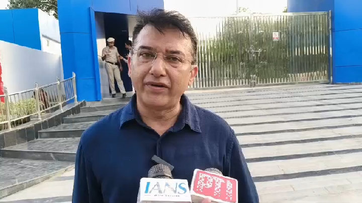 हुड्डा माला लेकर हाइड्रोजन ट्रेन में बैठें और नाम जपें: राजीव जेटली