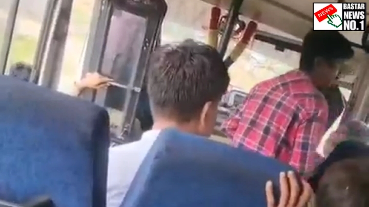 आदिवासी दंपति को बेइज्जत कर बस से उतारना पड़ा महंगा, भड़का आक्रोश