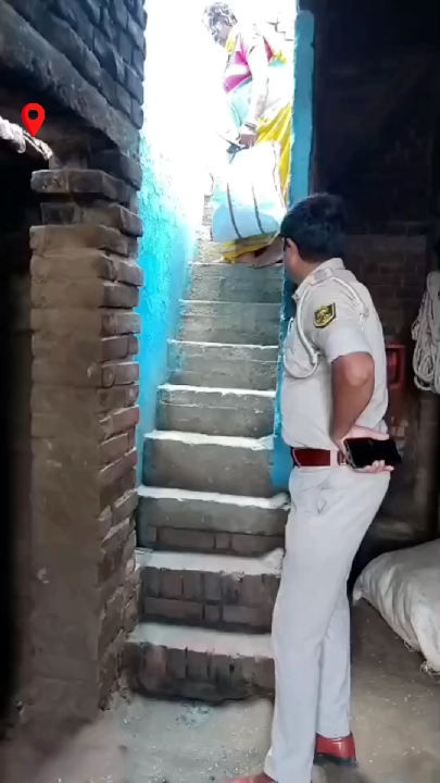 जमीन के लालच में बुजुर्ग माता-पिता पर अत्याचार, भावुक हुए घोसवरी थानाध्यक्ष