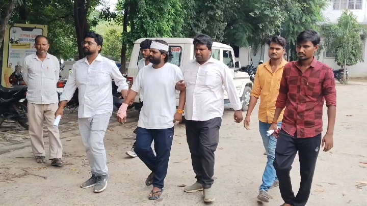 मोबाइल दुकानदार से लूट और हमला, पीड़ित ने एसपी से लगाई गुहार