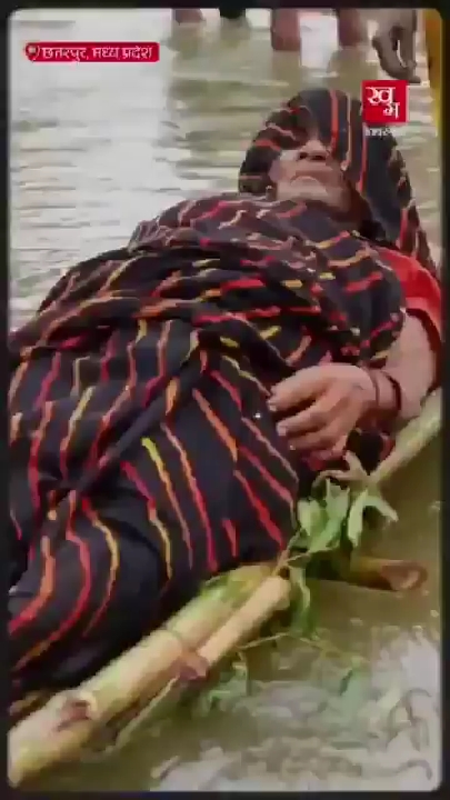 चिता पर लेटकर 'जल-सत्याग्रह' कर रहे आदिवासियों की चीखें नहीं सुनती सरकार