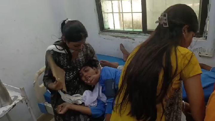 गैस पाइप लाइन ब्लास्ट से स्कूल के दर्जनों बच्चे हुए बेहोश