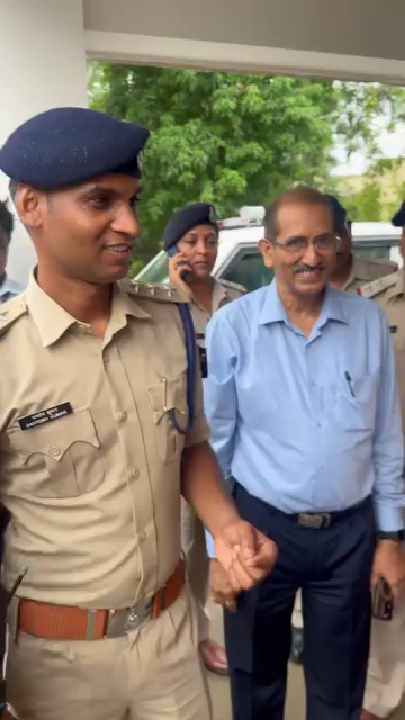 आर आई ई कॉलेज की प्रोफेसर के साथ हुआ ₹50,000 का बड़ा फ्रॉड