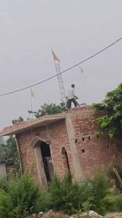 बहन से मारपीट के बाद घर पहुंचकर अवैध तमंचे से की फायरिंग