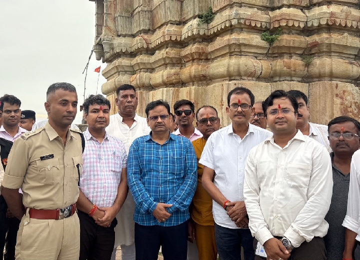 रोहतासगढ़ किला और पहाड़ी गांवों के विकास के लिए अधिकारियों ने लिया जायजा