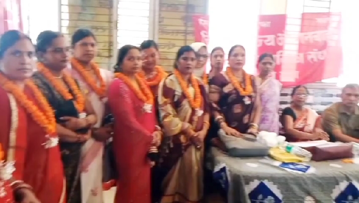 पांचवीं बार बाल विकास परियोजना की प्रखंड अध्यक्ष बनीं रेखा