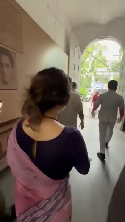 छात्रों पर लाठी चलने से नाराज हुईं सांसद डिंपल यादव